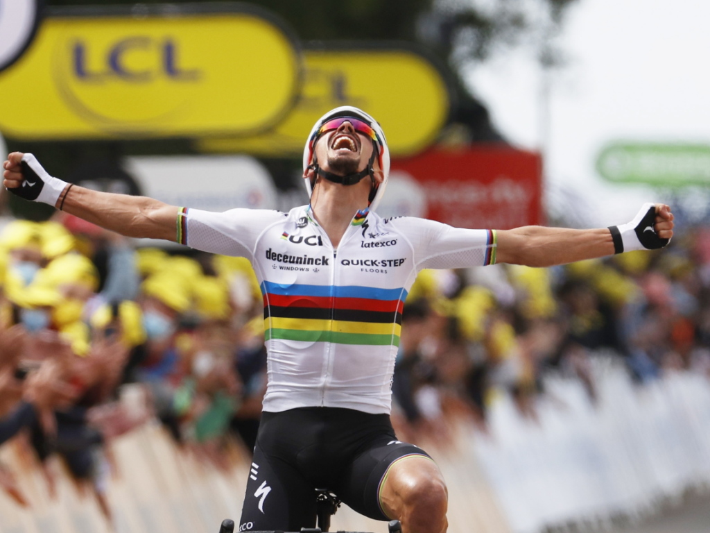 Alaphilippe déjà en jaune, Hirschi amoché - Vimarsana News