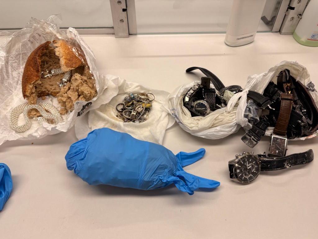 Des bijoux volés découverts à la douane dans une miche de pain - RFJ ...
